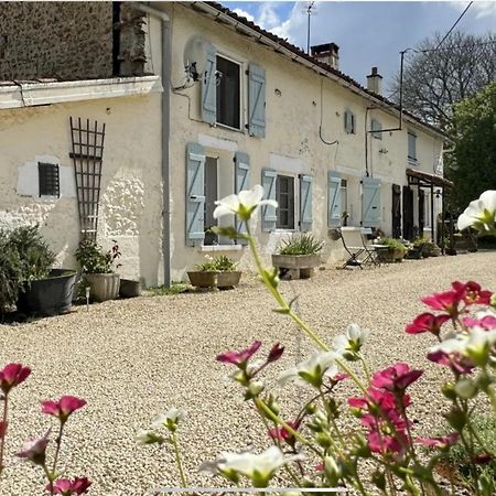 Bed and Breakfast Le Jardin De Rose 24 Feuillebert Romagne 86700 Exterior foto