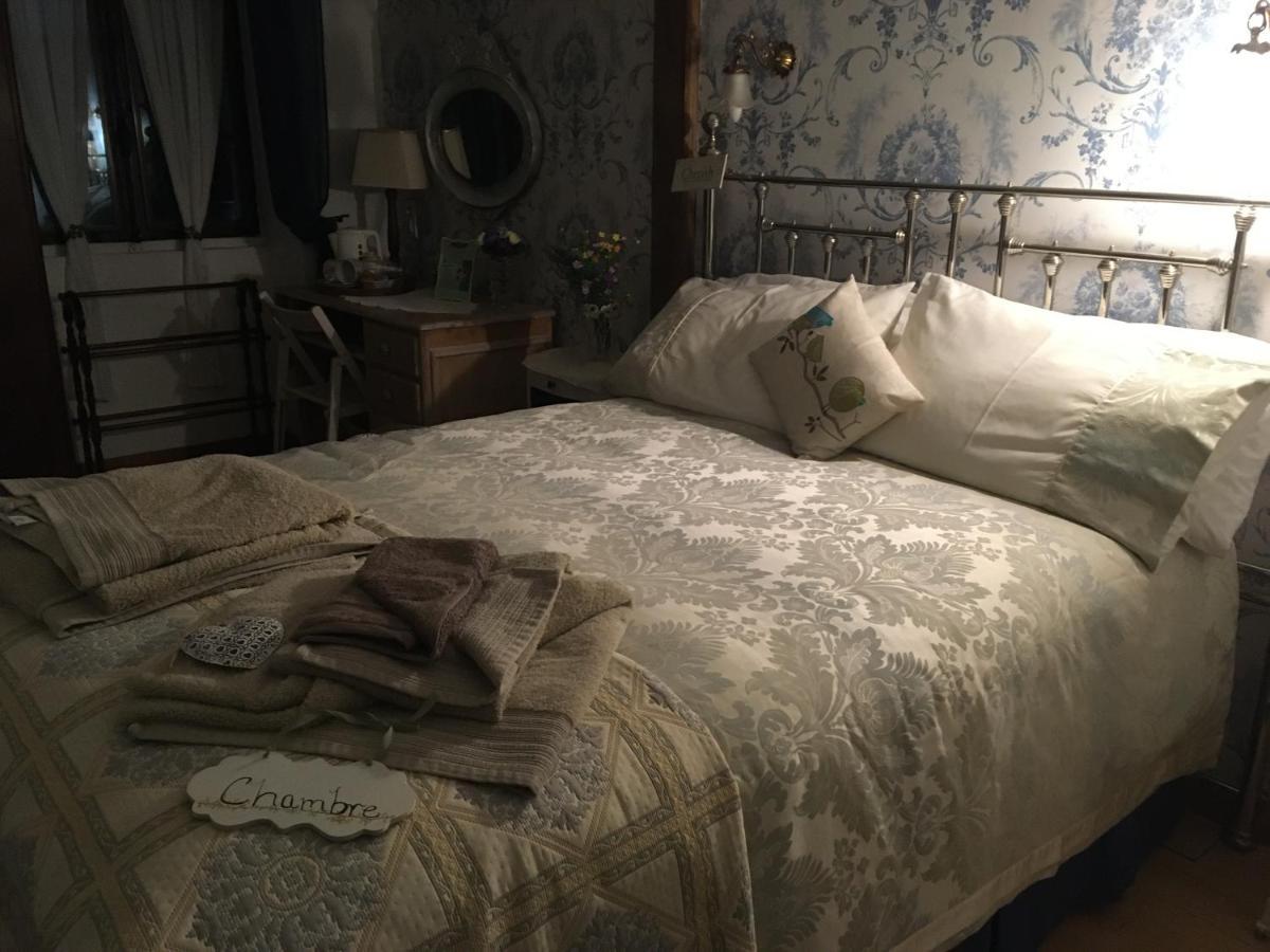 Bed and Breakfast Le Jardin De Rose 24 Feuillebert Romagne 86700 Exterior foto