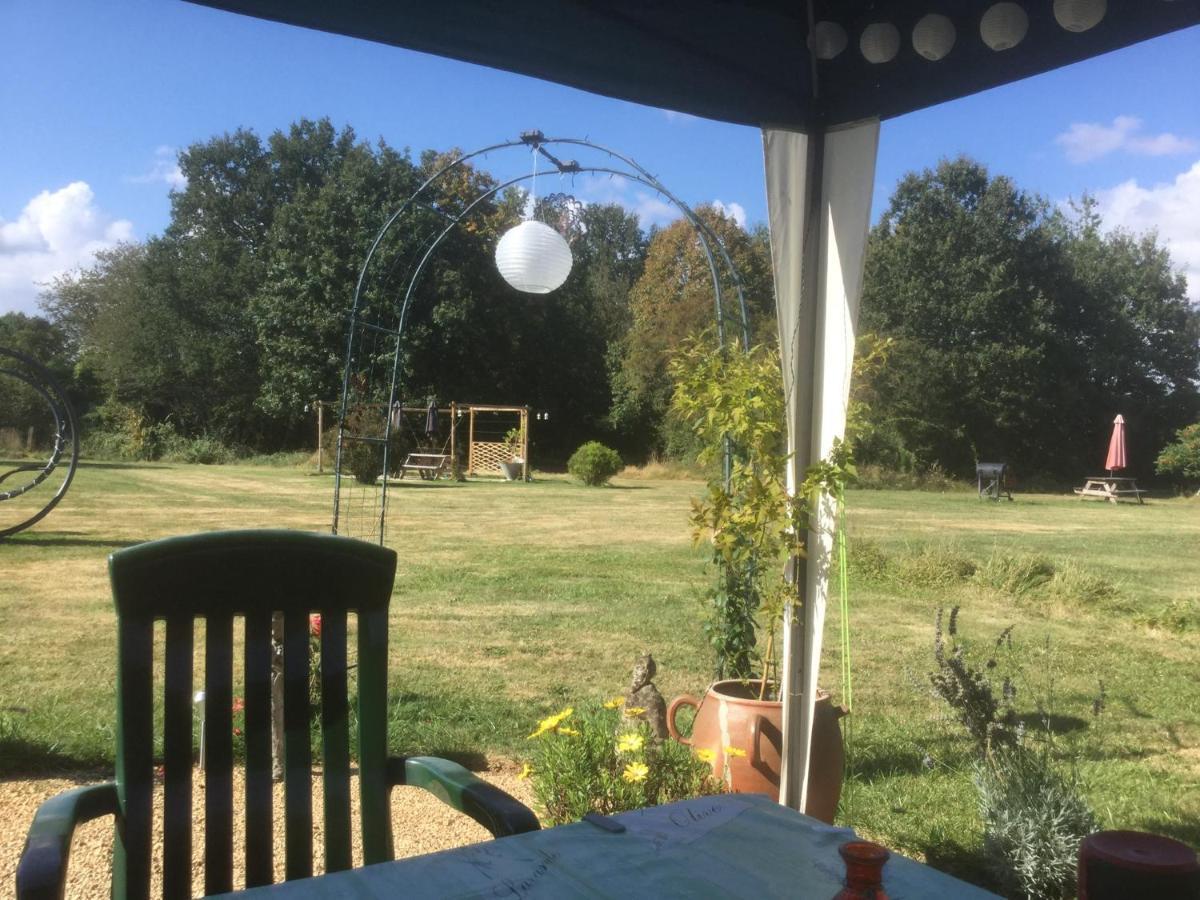 Bed and Breakfast Le Jardin De Rose 24 Feuillebert Romagne 86700 Exterior foto