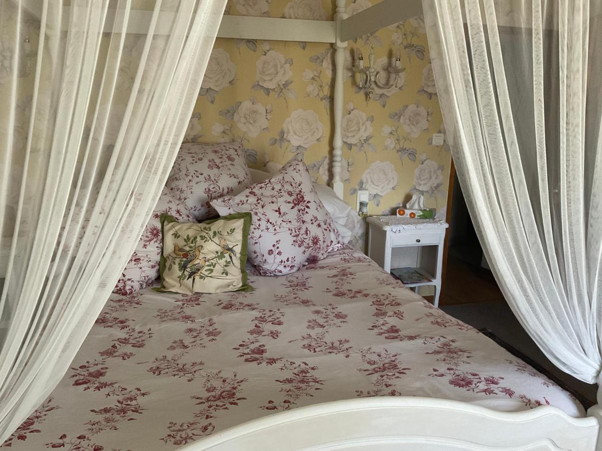Bed and Breakfast Le Jardin De Rose 24 Feuillebert Romagne 86700 Exterior foto