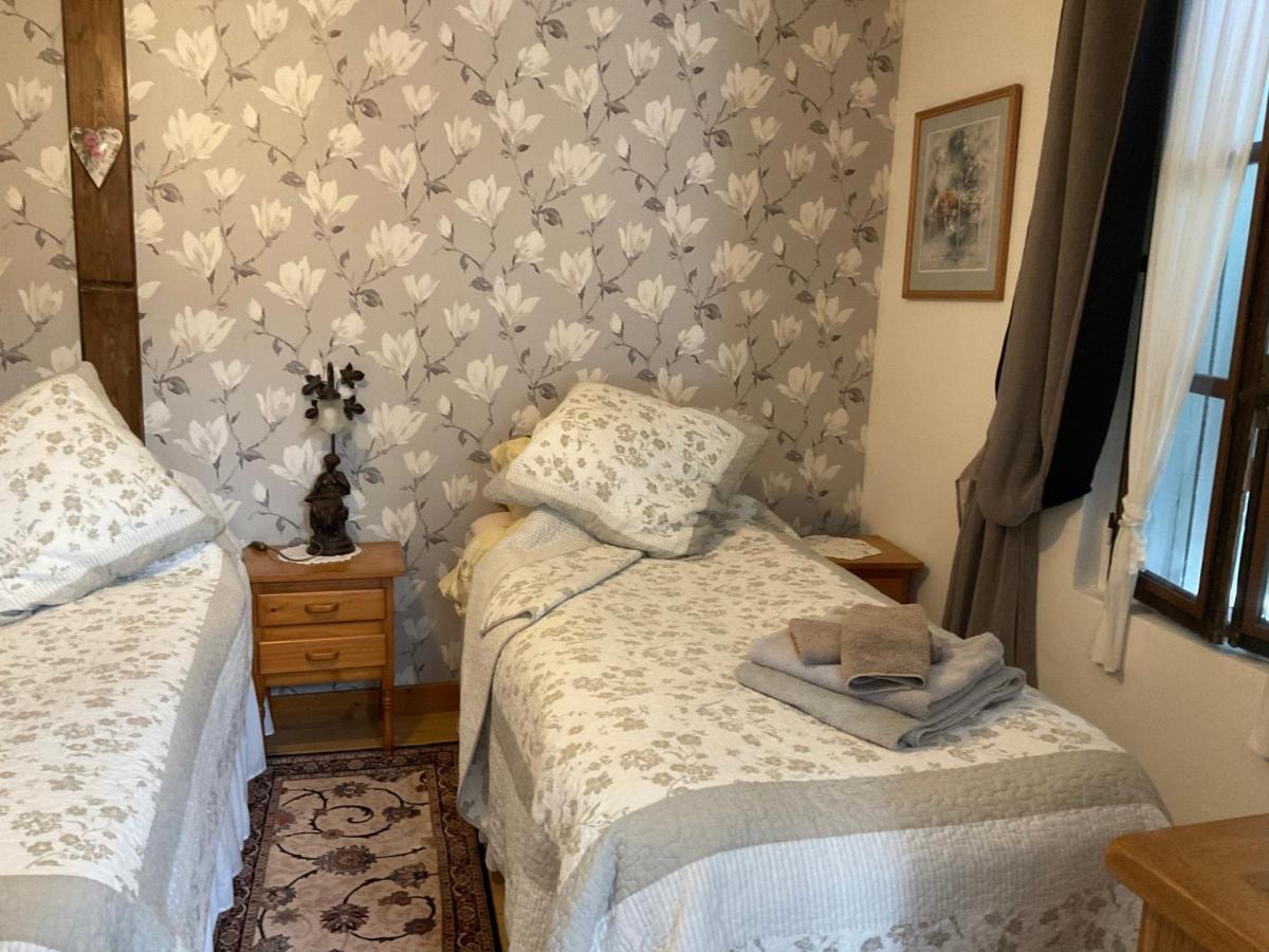 Bed and Breakfast Le Jardin De Rose 24 Feuillebert Romagne 86700 Exterior foto