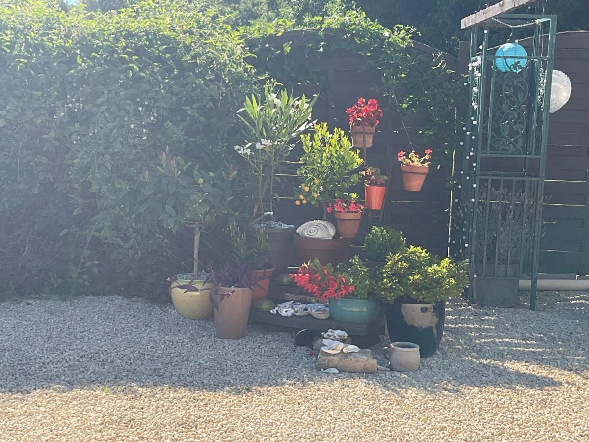 Bed and Breakfast Le Jardin De Rose 24 Feuillebert Romagne 86700 Exterior foto