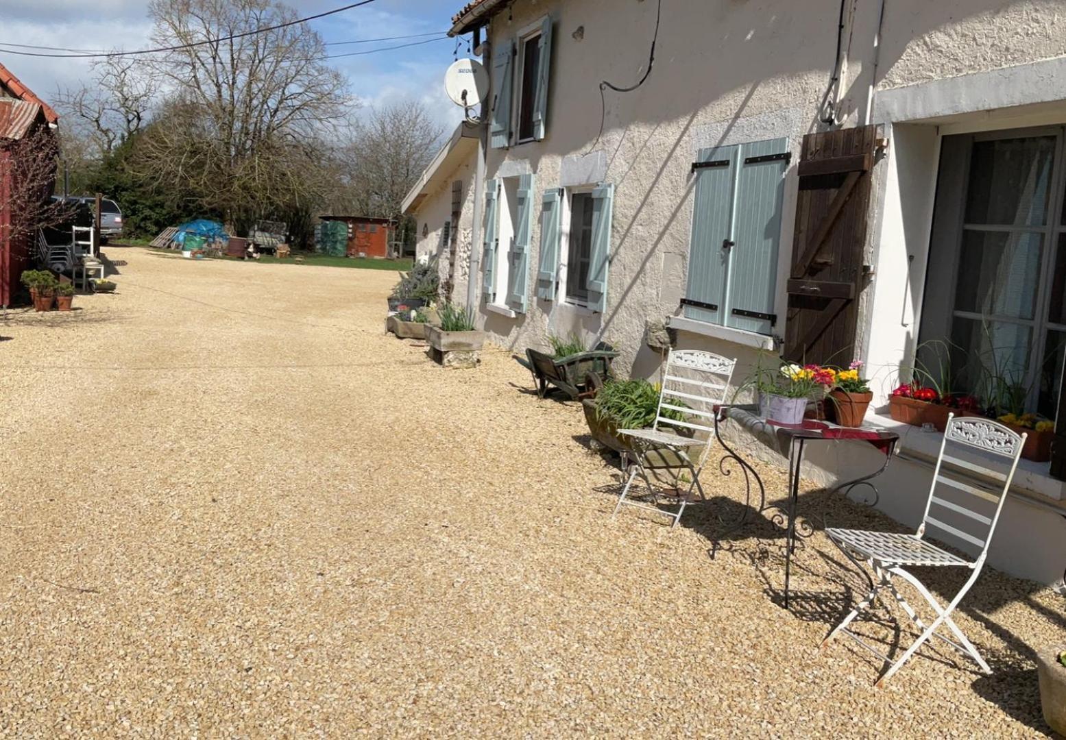 Bed and Breakfast Le Jardin De Rose 24 Feuillebert Romagne 86700 Exterior foto