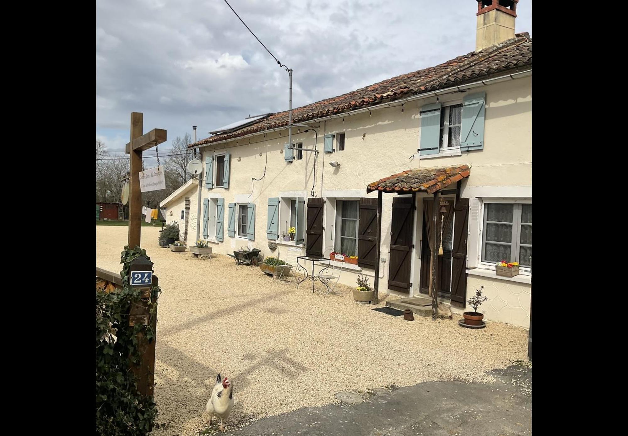 Bed and Breakfast Le Jardin De Rose 24 Feuillebert Romagne 86700 Exterior foto