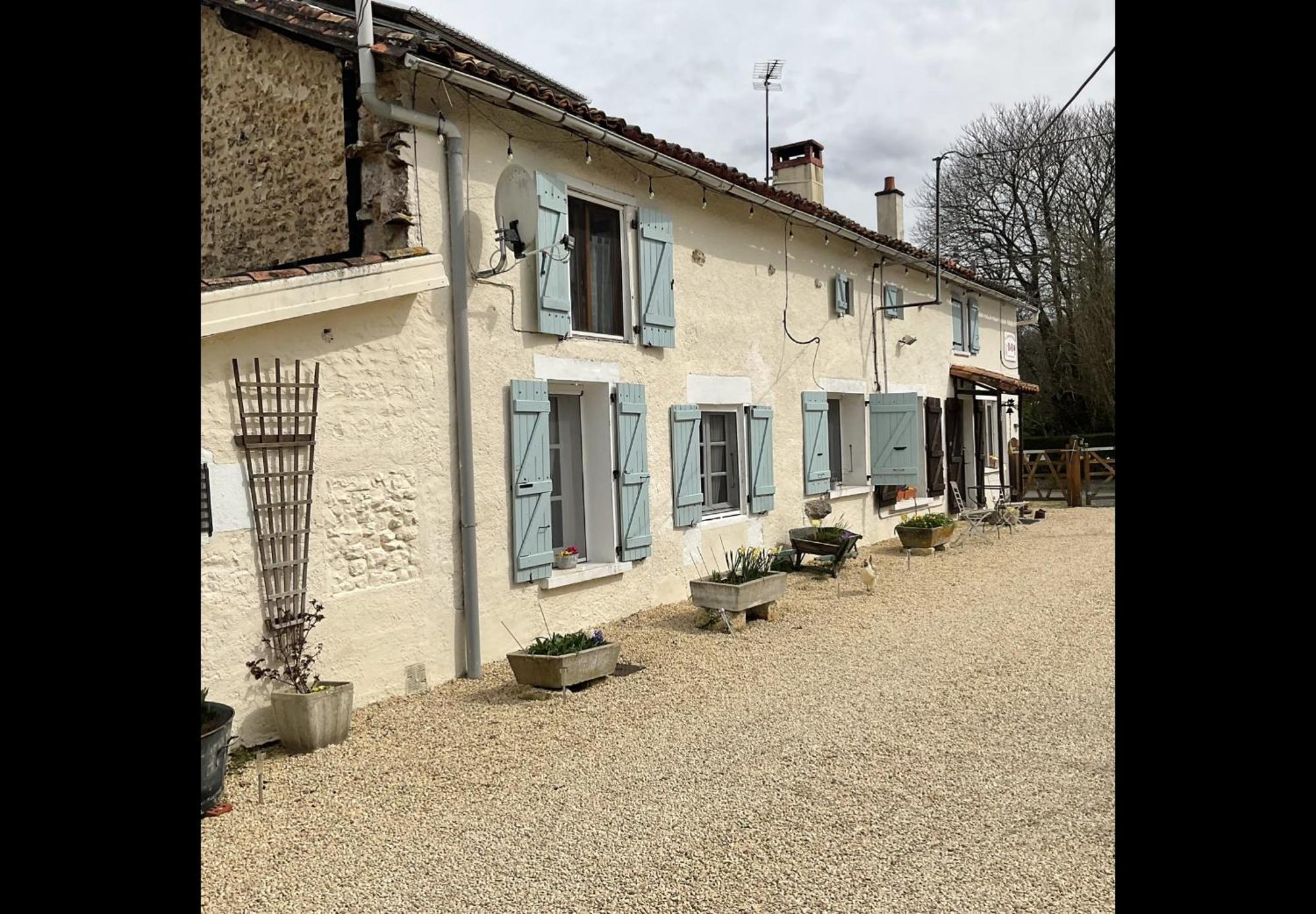 Bed and Breakfast Le Jardin De Rose 24 Feuillebert Romagne 86700 Exterior foto