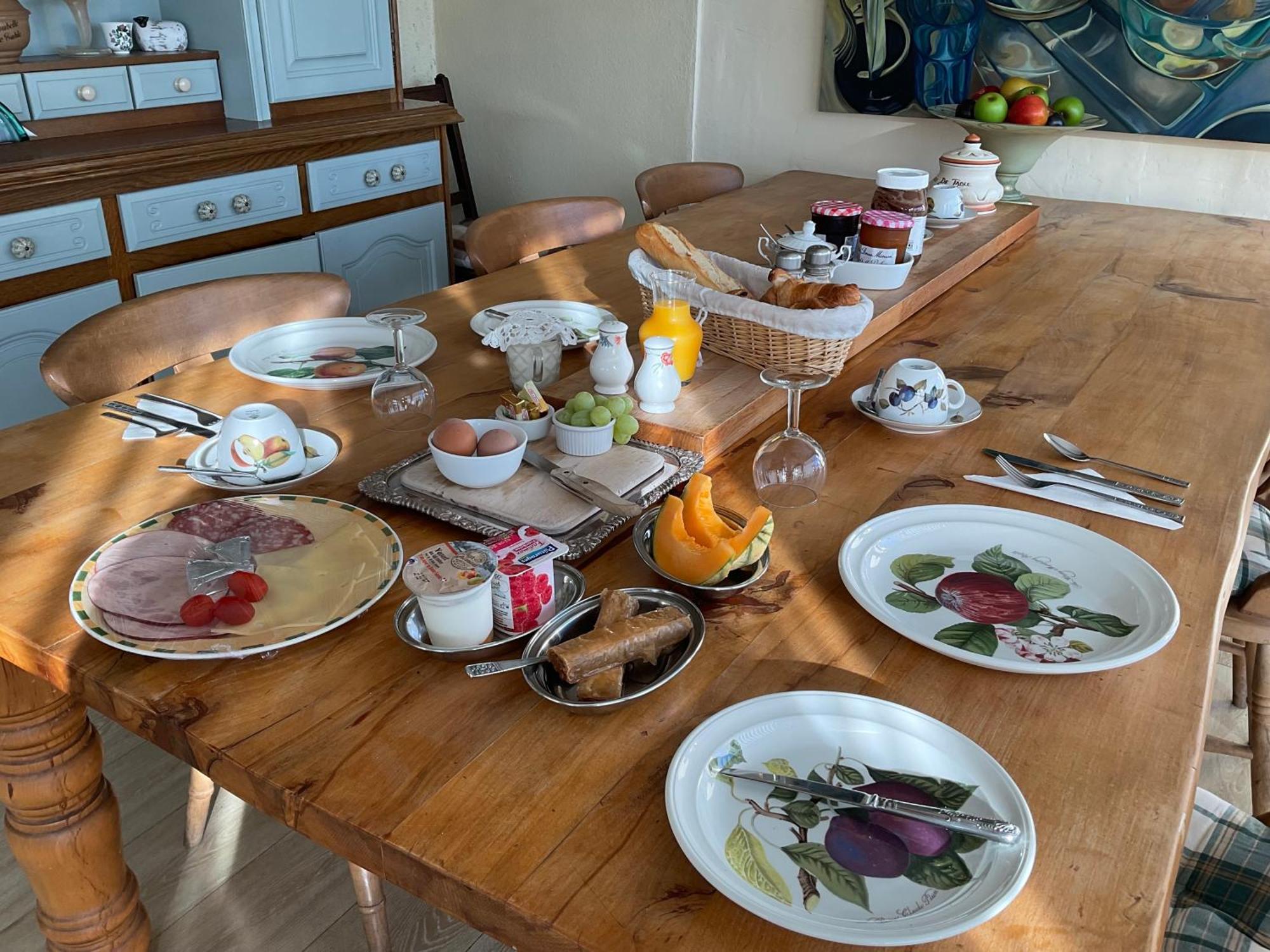 Bed and Breakfast Le Jardin De Rose 24 Feuillebert Romagne 86700 Exterior foto